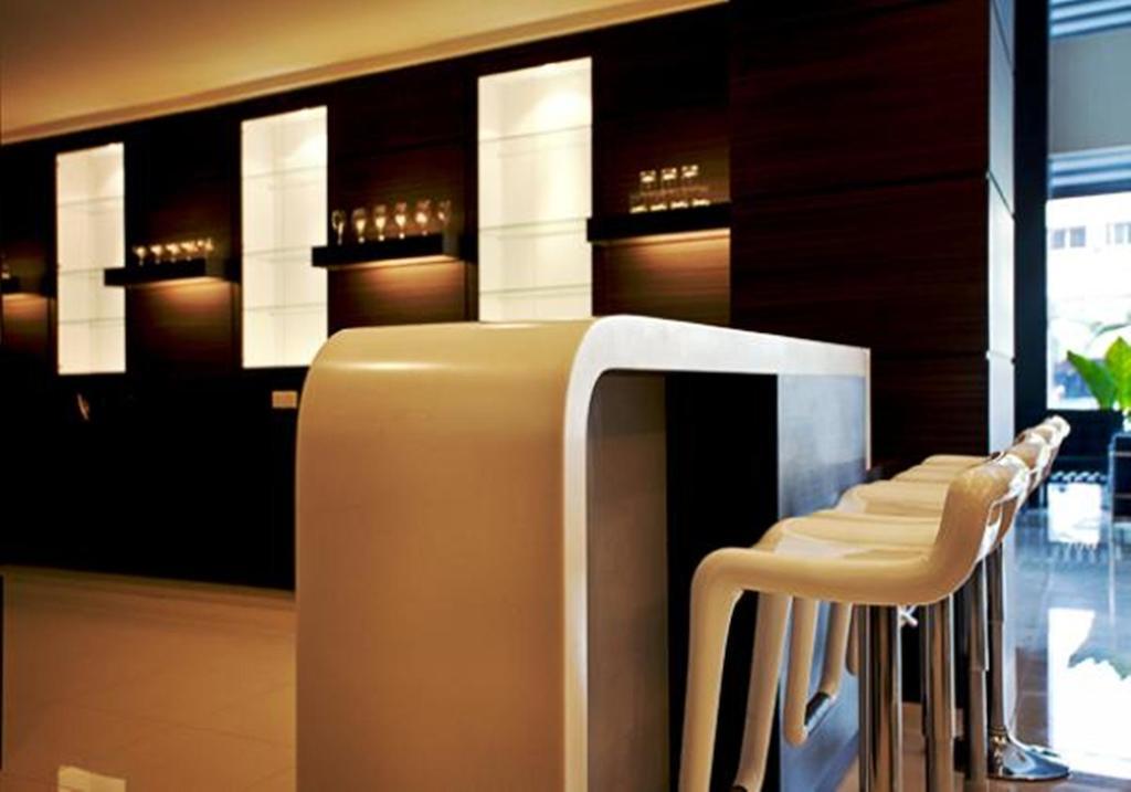 Pine Tree Hotel Бату Пахат Екстериор снимка